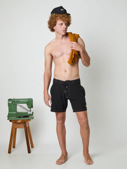 BoardWalk O-Shell Black Cavern