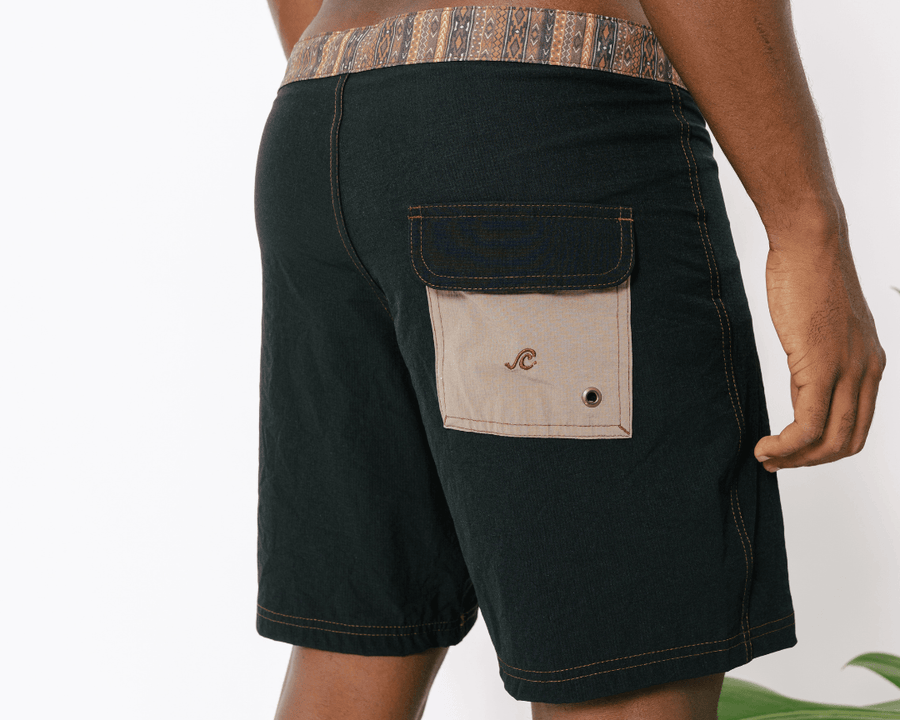 Bermuda O-Shell Surfing Trunk Black - Vechi Store